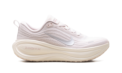 Vomero Plus WMNS"Silt Red Stardust" HV8154 605