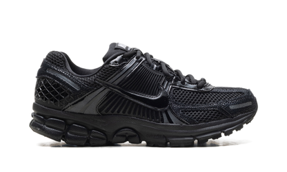 Zoom Vomero 5 WMNS"Black Patent" II6236 001