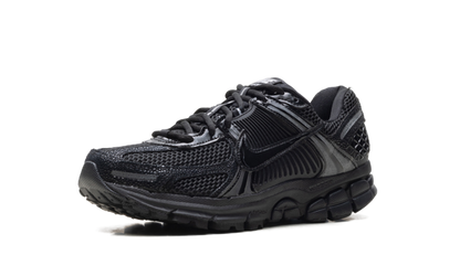 Zoom Vomero 5 WMNS"Black Patent" II6236 001