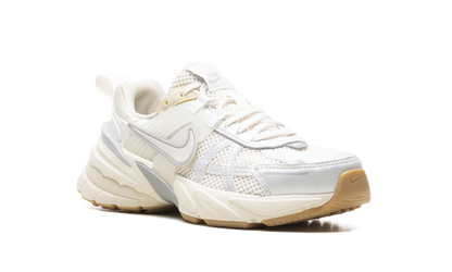 V2K Run WMNS"White Photon Dust Fir" FD0736 108