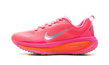 Vomero 18 WMNS"Digital Pink Hyper Orange" HM6804 602